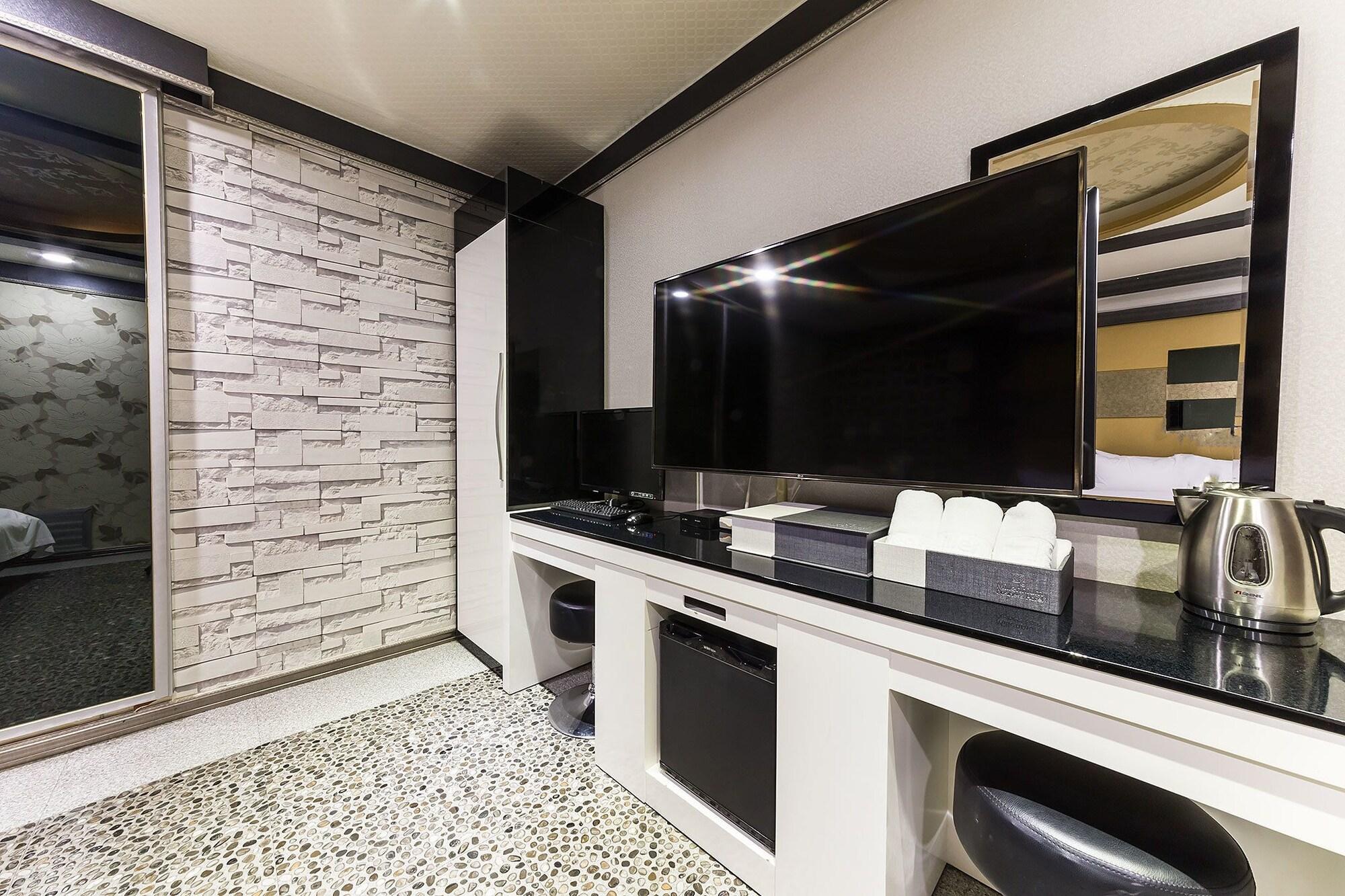 Millennium Hotel Goyang Exterior photo