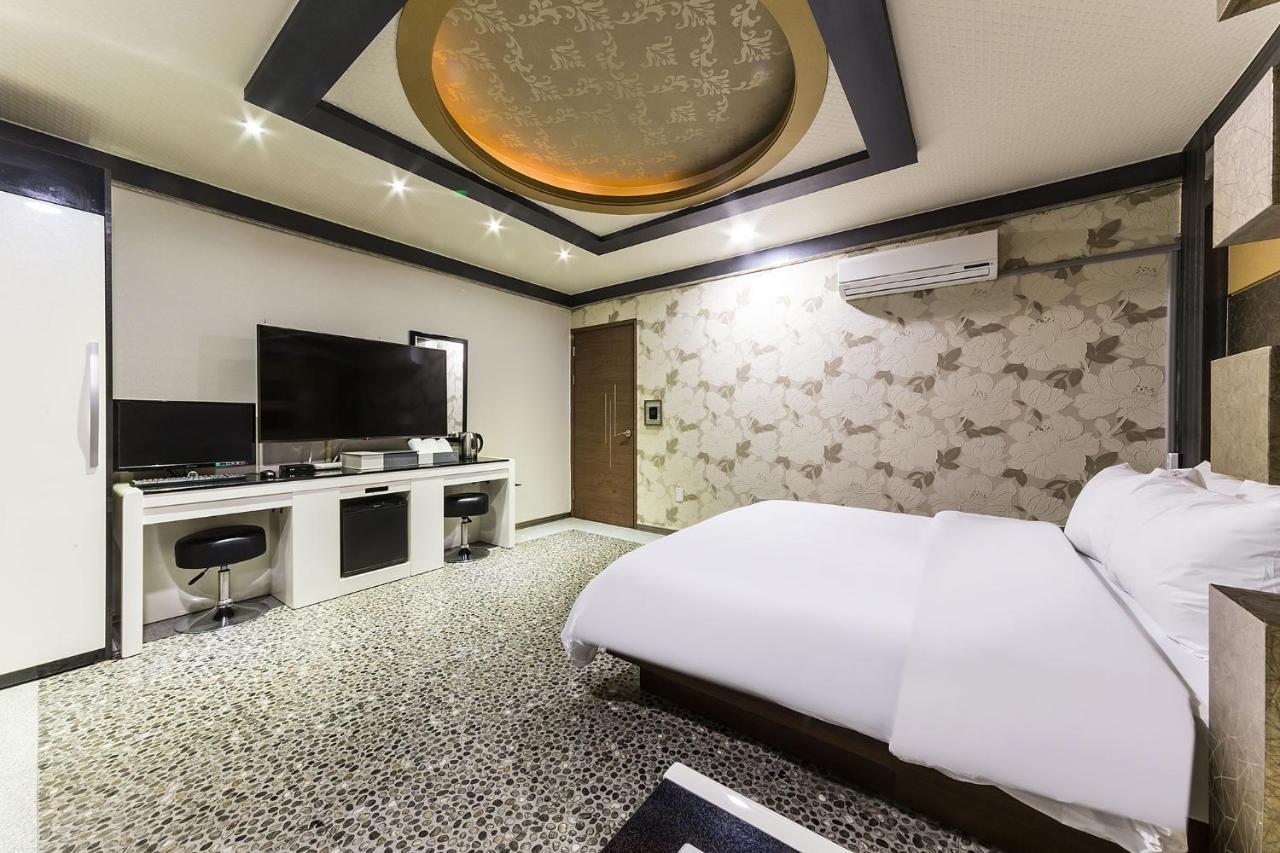 Millennium Hotel Goyang Exterior photo